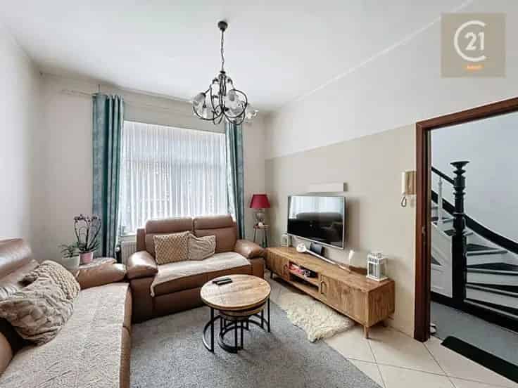Te Koop: Instapklare Tweegezinswoning 180m² - Potentieel 3 Eenheden