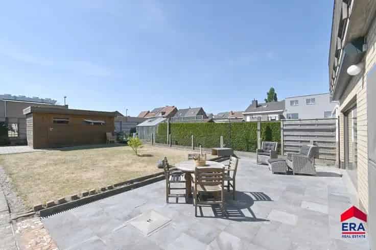 Appartement Te Koop Lievegem: Instapklaar 1 Slaapkamer met Tuin