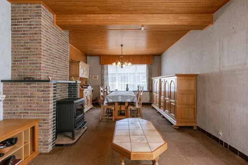 Huis te koop Assenede: renovatieproject met veel potentieel