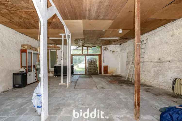 Tweegevelwoning Ukkel Vorst te renoveren