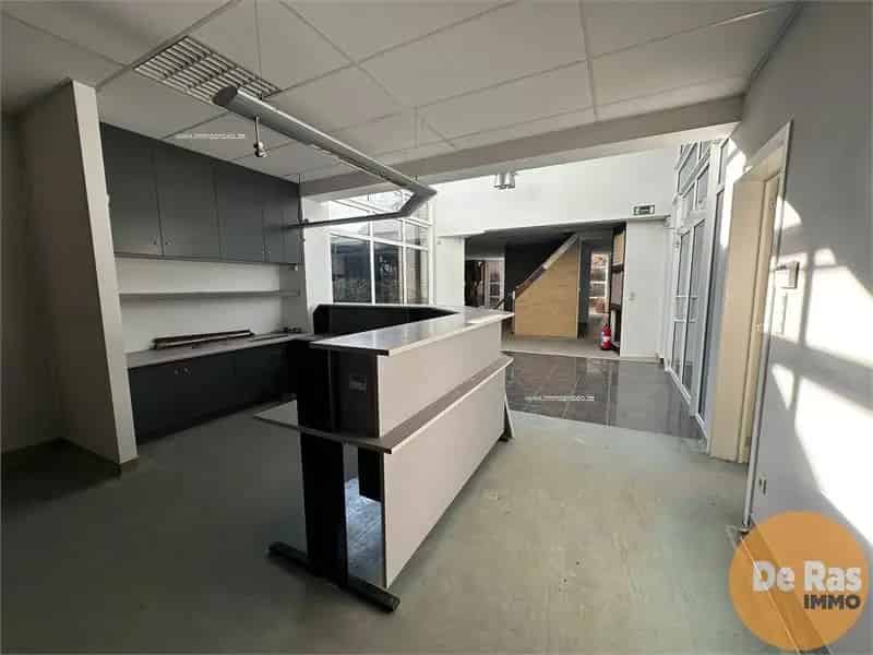 Kantoorruimte 875m² te Erpe-Mere - Showroom Appartement Nabij E40