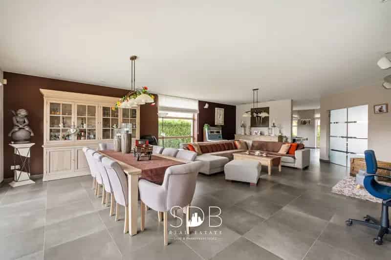 Moderne Villa te Koop in Wetteren met Zwembad