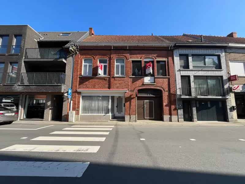 Ruime woning te koop Wevelgem 4 slaapkamers 2 badkamers