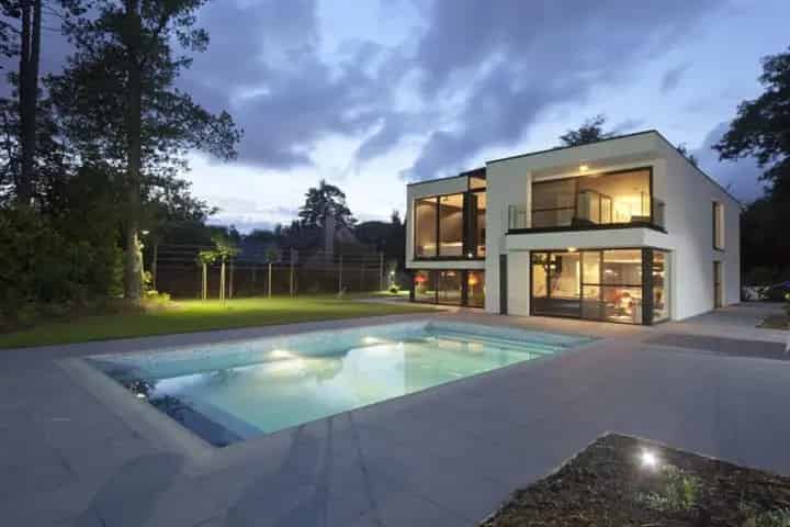 Moderne Villa 600m² Le Corbusier Stijl Zwembad Jacuzzi