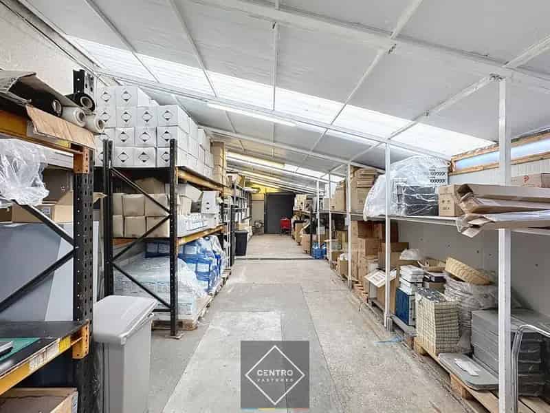 Magazijn met Woonst te Koop Sint Michiels