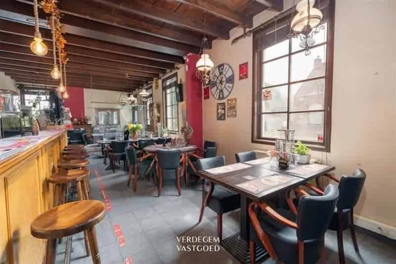 Café De Linde aan de Stoepekapel