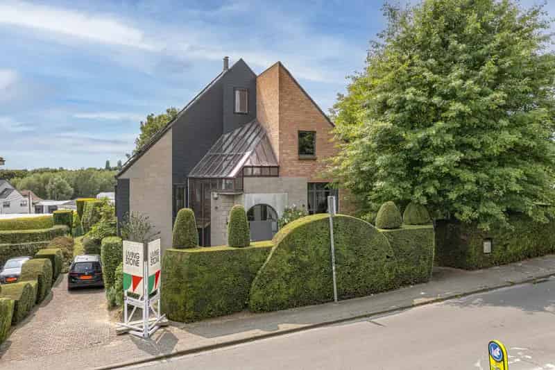 Architecturale woning met 4 slaapkamers op 7a37