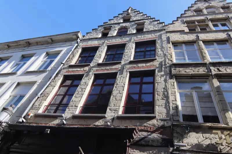 Duplex Appartement te Huur met Terras en Kathedraalzicht