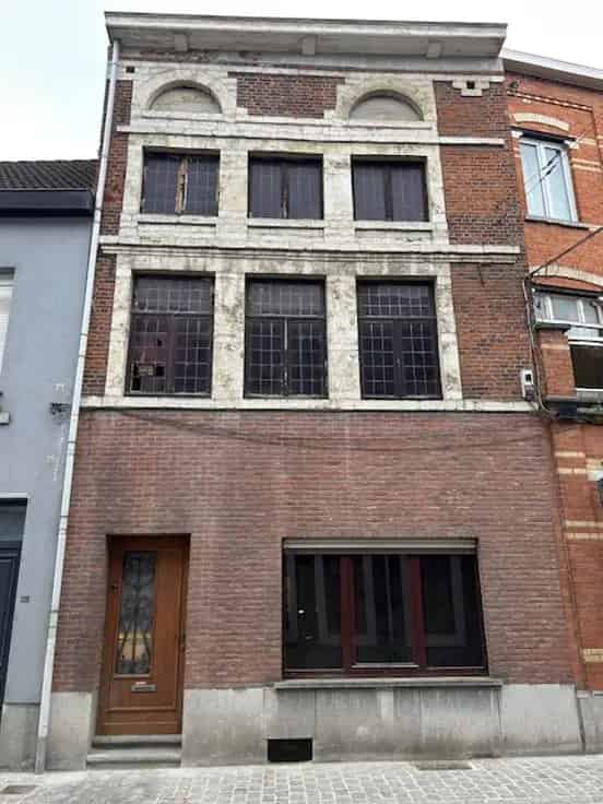 Ruime Gezinswoning Te Renoveren Tienen Centrum