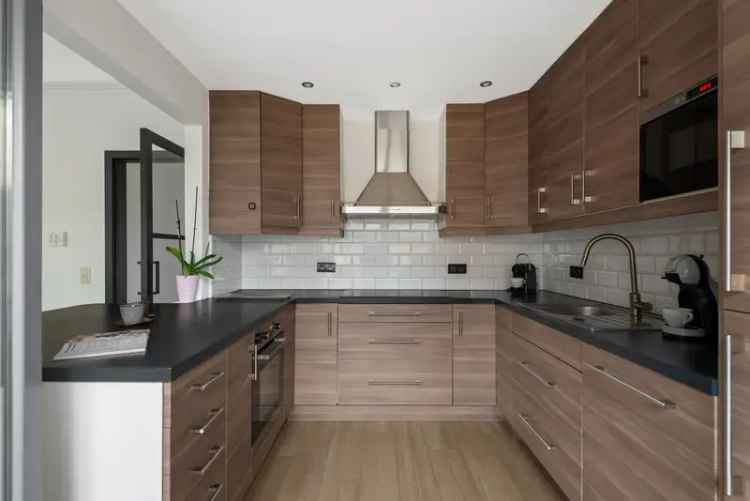 Ruim Appartement 136m² te Aartselaar 3 slaapkamers