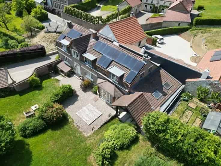Huis Te Koop: Kangourou-woning met Annexen en Atelier op 81 are
