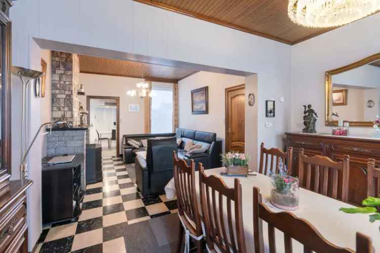 Verzorgde woning te Deerlijk centrum met tuin