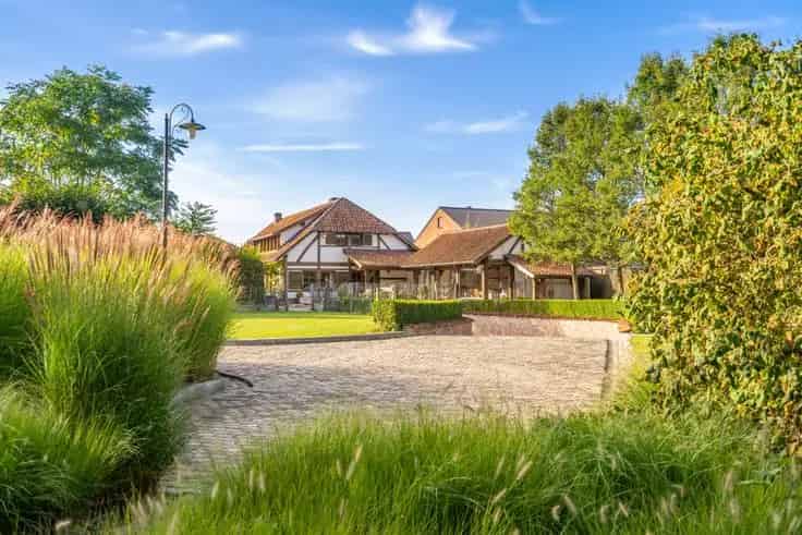 Villa Te Koop Hasselt: Wonen en Werken in Unieke Vakwerk woning