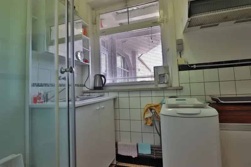 Appartement te koop Aalbeeksesteenweg: 2 slaapkamers, terras, renovatieproject
