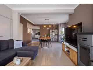 Huis te koop Sint-Eloois-Winkel: Ruime woning met loods