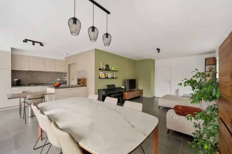 Huis te huur: Energiezuinige gezinswoning met 3 slaapkamers en 2 garages
