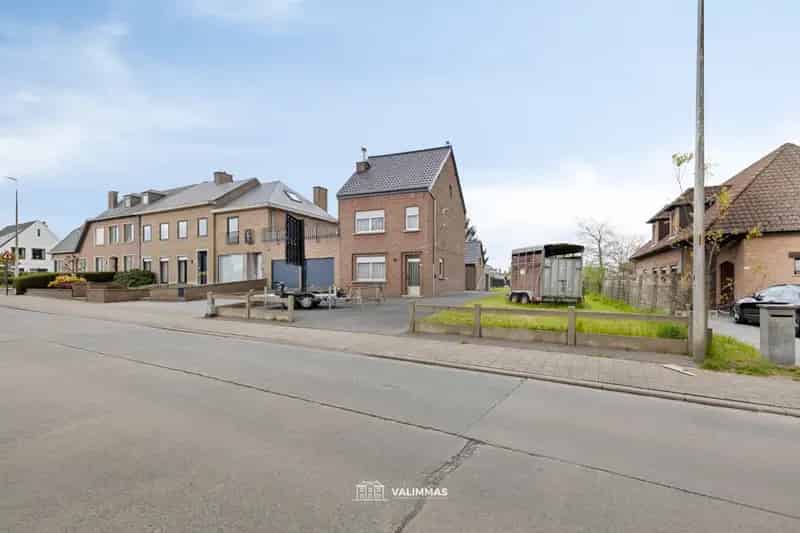 Verzorgde Driegevelwoning met Garage en Grote Tuin
