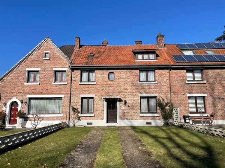 Woning te koop in Genk met 4 slaapkamers en authentieke kenmerken