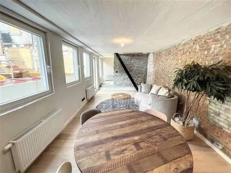 Duplex Te Koop - Instapklaar met Terras