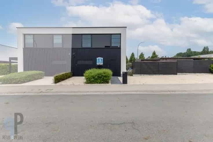 Moderne 3-slaapkamer Huis Te Koop met Garage en Tuin