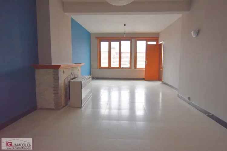 Appartement te koop 3de verdieping met 2 slaapkamers en garage