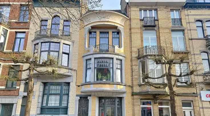 Huis Te Koop: Maison de Maître 359m² met Tuin Zwembad Sauna