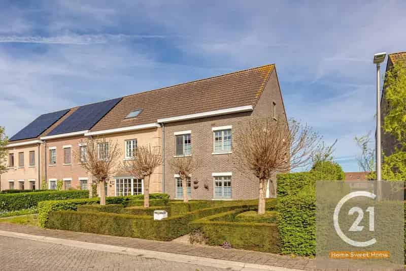 Huis te Koop Steenokkerzeel: Instapklare Driegevelwoning met Tuin