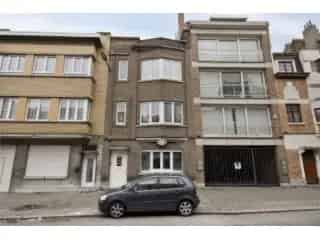Huis Gemengd Gebruik Jette - 3 Appartementen te Moderniseren