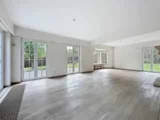 Villa te huur Waterloo 6 slaapkamers grote tuin 4 garages