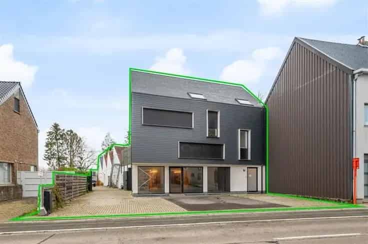 Huis Te Koop Denderhoutembaan: Handelspand Kantoor Woning