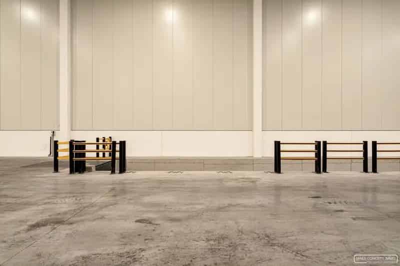 Nieuwbouw Magazijn 1084 m2 te Koop E17 Waregem