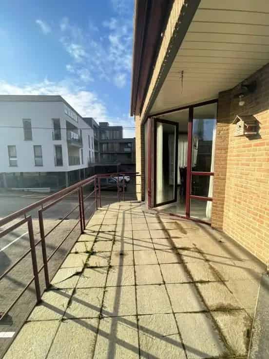 Ruim Triplex Appartement Te Koop in Leefdaal