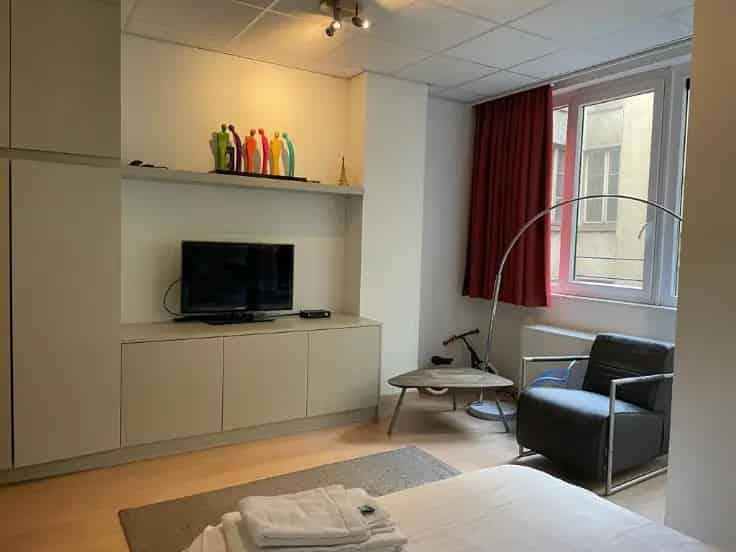 Studio Te Koop Brussel - Instapklaar - Inclusief Meubels