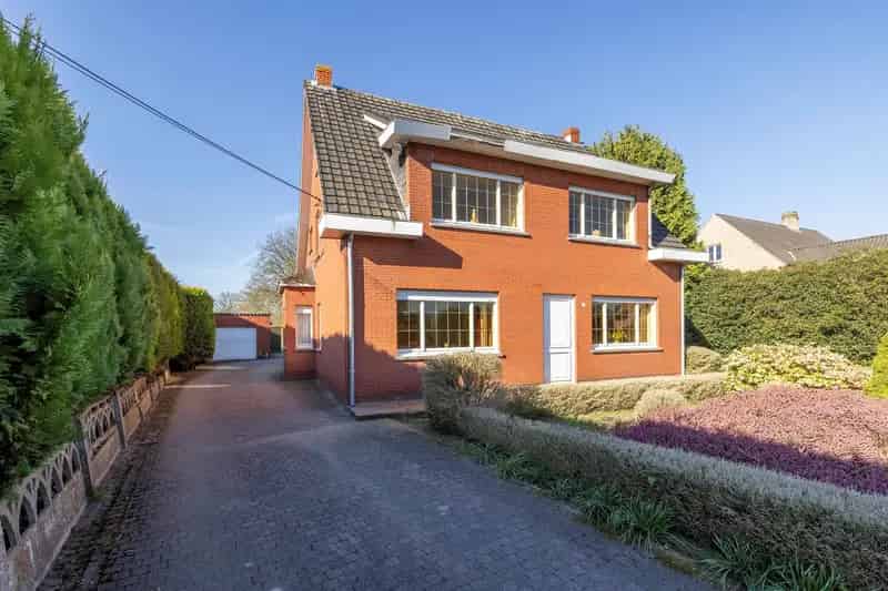 Te renoveren woning 2343m²