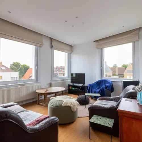 Rustig Appartement met Garage nabij Centrum