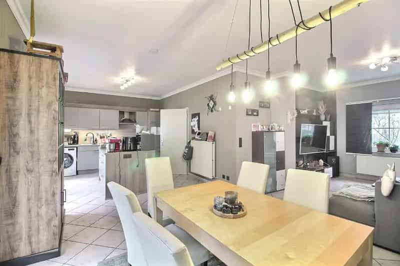 Moderne villa te Hauset met grote tuin en carport