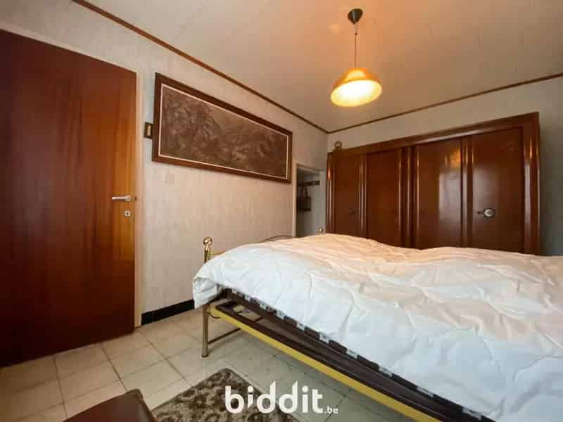 Te renoveren woning met tuin te Lovendegem