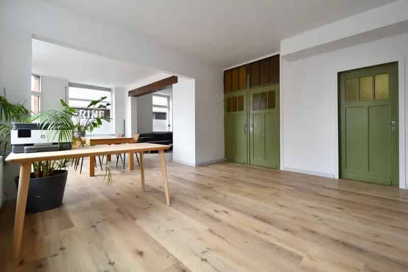Ruime Gerenoveerde Hoekwoning met Tuin Garage