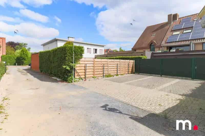 Duplex Appartement met Handelsruimte te Koop in Heule