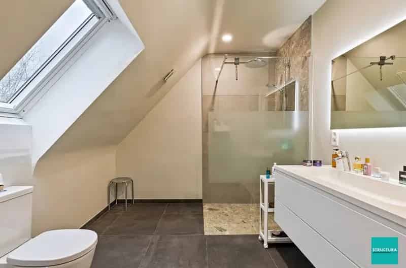 Gerenoveerde woning met 3 slaapkamers te koop