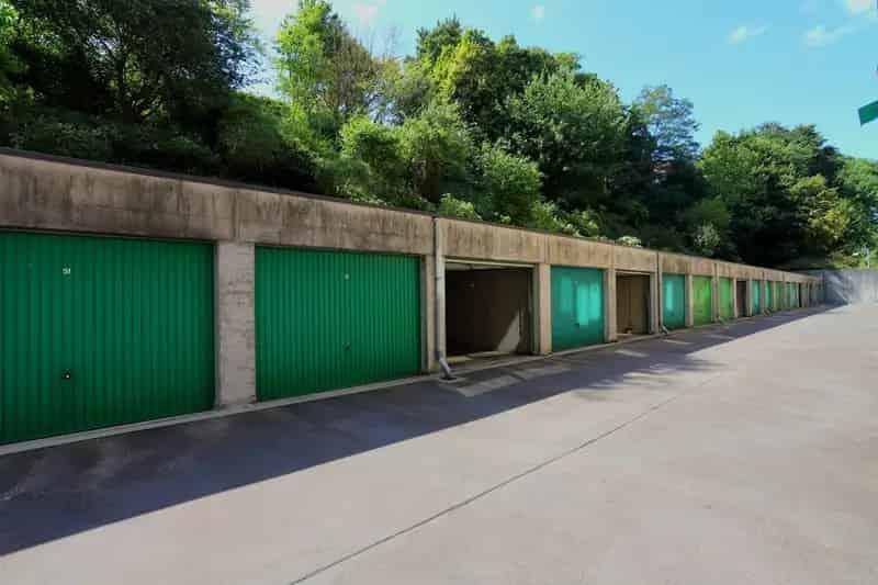Te koop – 3 garageboxen in Genk centrum