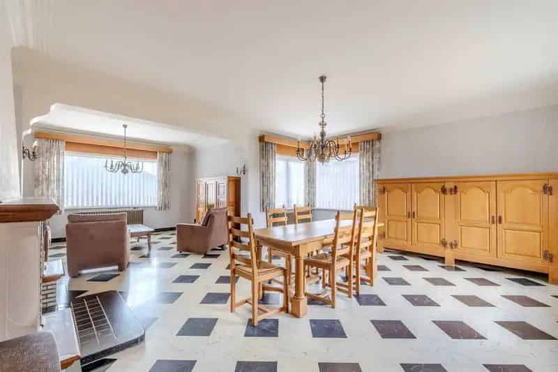 Te renoveren woning met potentieel toplocatie