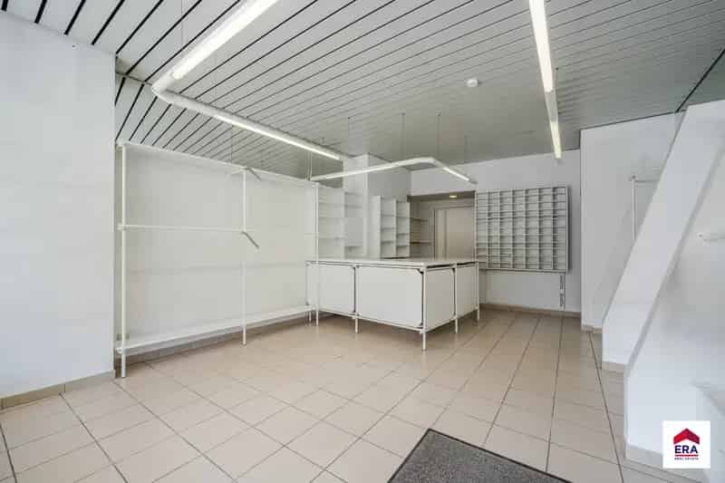 Huis te koop Tielt: Ruime woning met handelsruimte en tuin