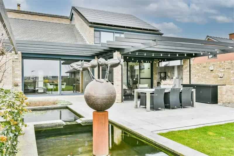 Exclusieve Villa te Wingene met 3 slaapkamers en Paardenstallen