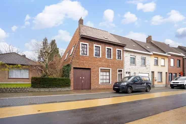 Ruime HOB te Koop in Heule met 3 slaapkamers en uitbreidingsmogelijkheden