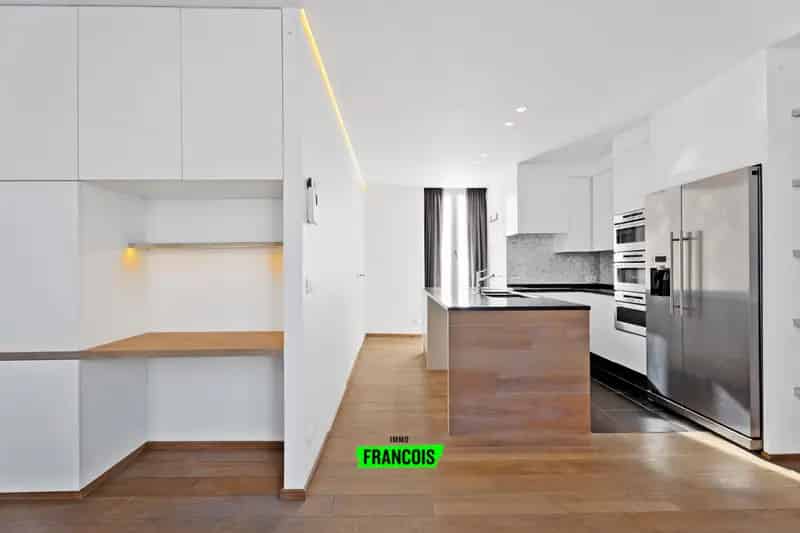 Kwalitatieve woning met dubbele garage te Roesbrugge