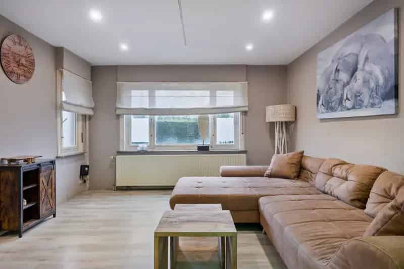 Huis te huur: Ruime woning met 2 badkamers en studio