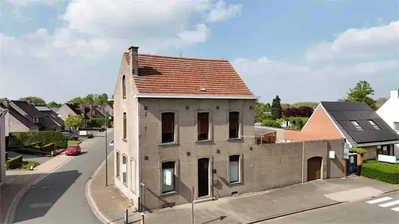 Grote gezinswoning met atelier te koop Roeselare