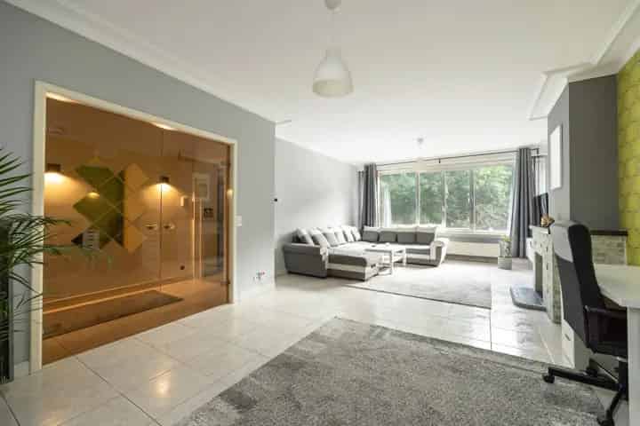 Appartement te koop in Deurne: Ruim 1 slaapkamer appartement