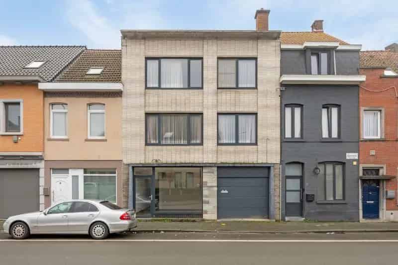 Handelspand met Woonst Garage en Atelier